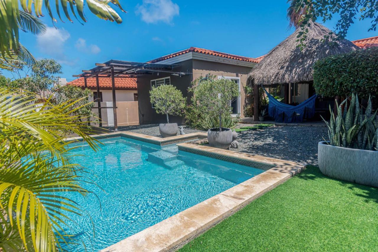 Casa de hóspedes Y Solo Unique Private Walking Distance To The Palm Beach