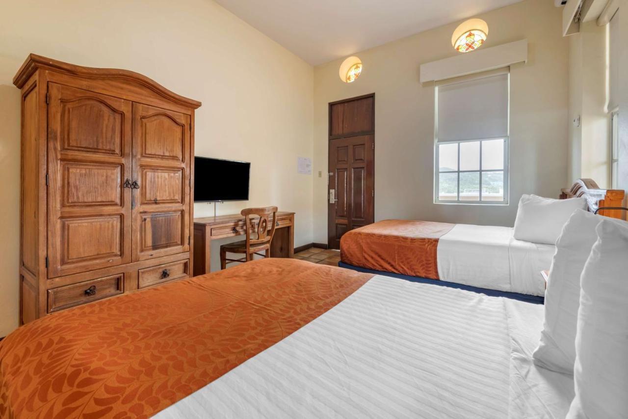 Plaza, Bw Signature Collection Hotel 3*