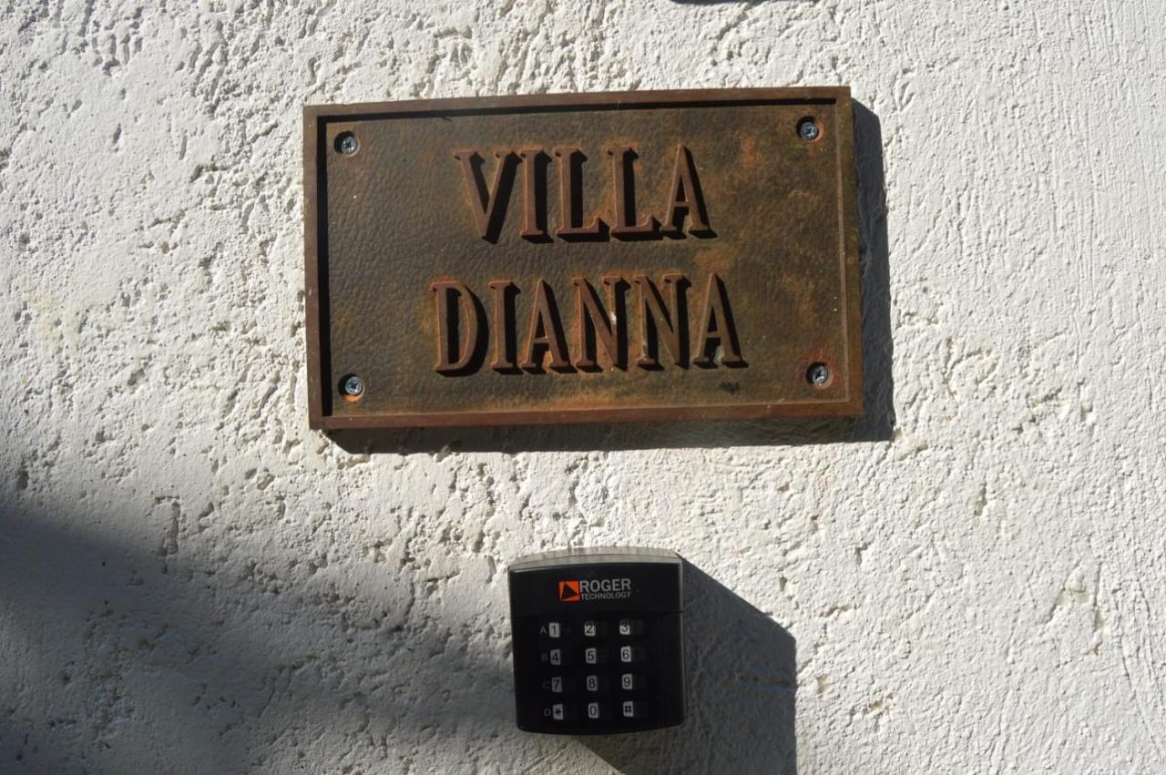 Dianna - Entire Villa, Roof Terrace, Pool, Garden, Sea Views Near Dunn's River *