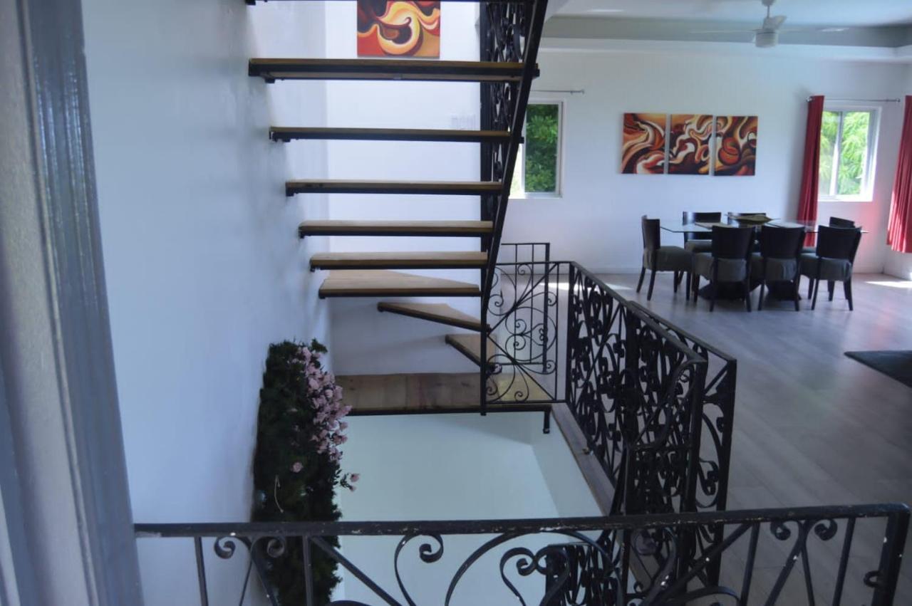 Dianna - Entire Villa, Roof Terrace, Pool, Garden, Sea Views Near Dunn's River * Ocho Rios