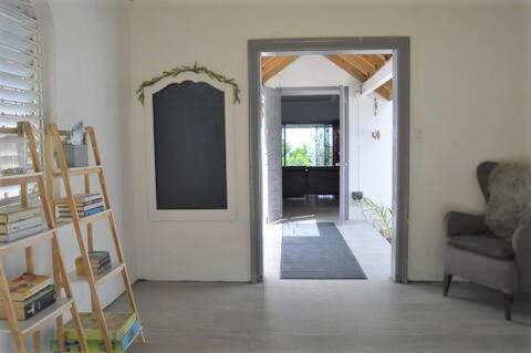 Dianna - Entire Villa, Roof Terrace, Pool, Garden, Sea Views Near Dunn's River *