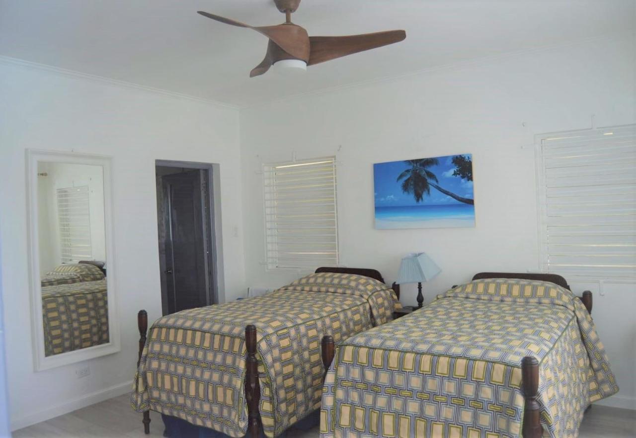 Villa Dianna - Entire Villa, Roof Terrace, Pool, Garden, Sea Views Near Dunn's River Ocho Rios