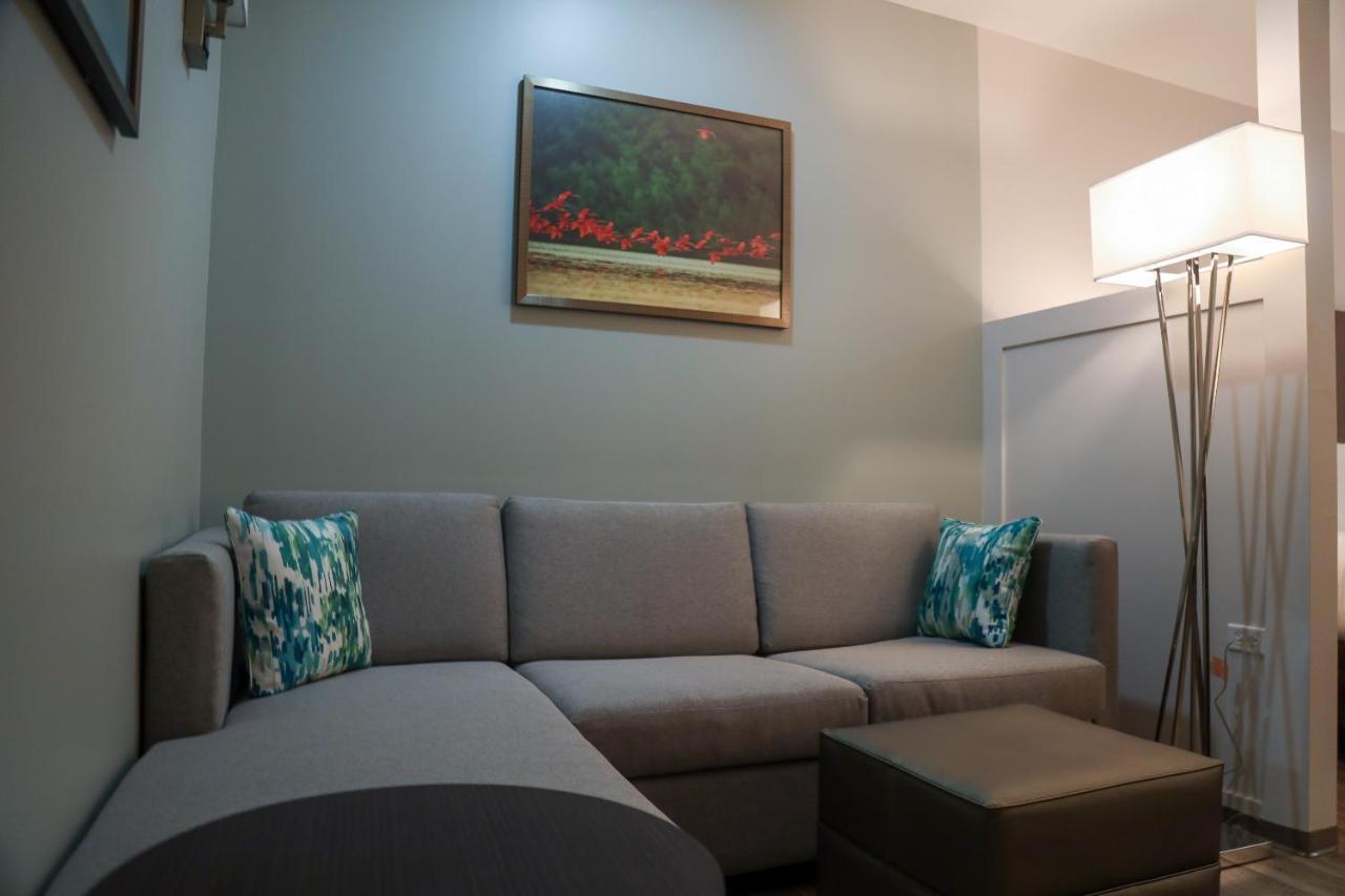 Hotel Comfort & Tobago