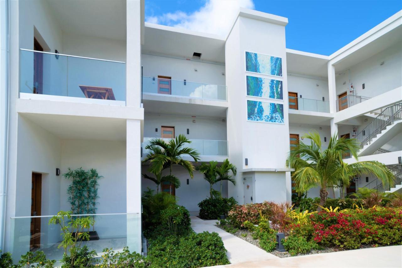 Lighthouse Point Residences * West Bay