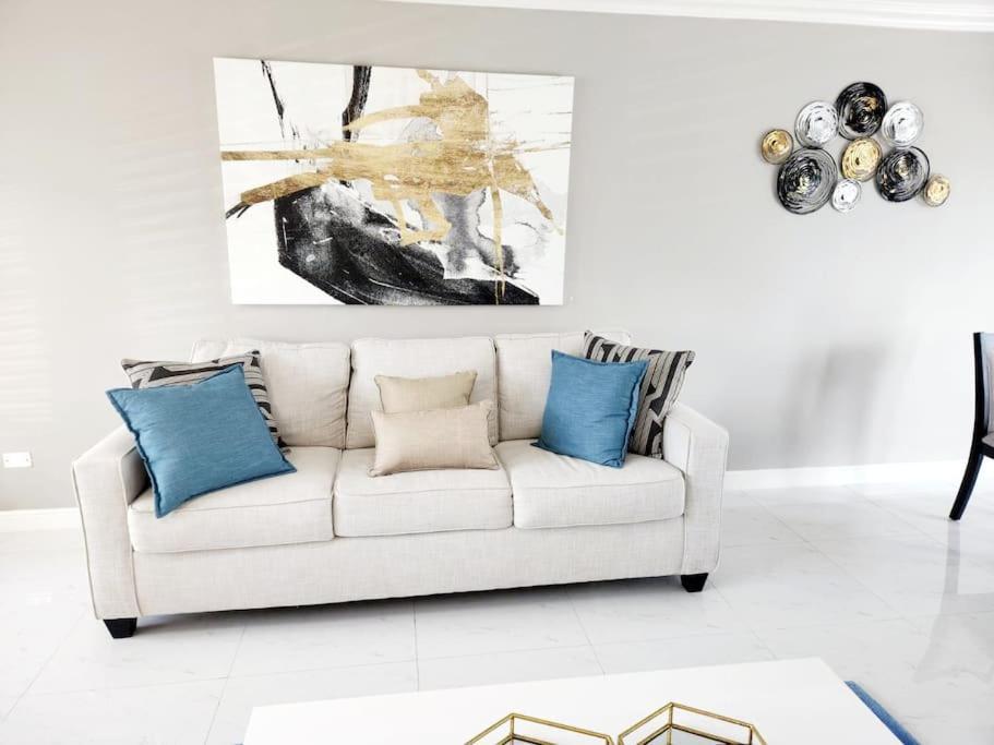 Brand New Luxurious Townhouse In Holiday home