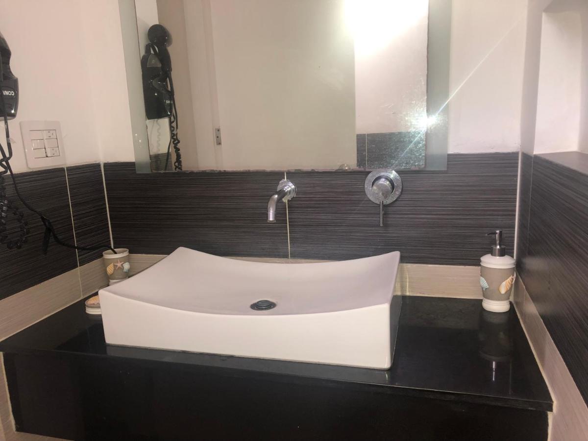 Vista Mare Spectacular Ocean View Floor 1-bedroom Condo, *