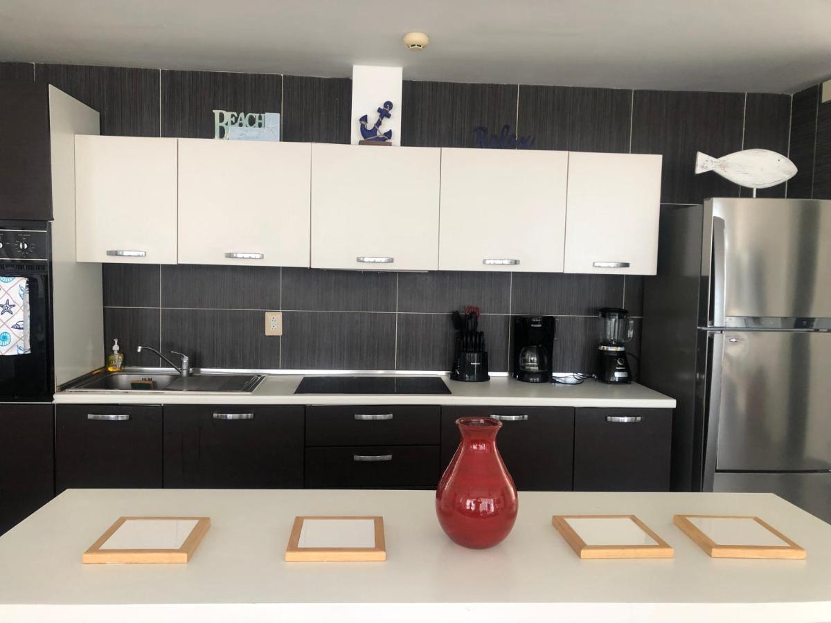 Vista Mare Spectacular Ocean View Floor 1-bedroom Condo, Aparthotel