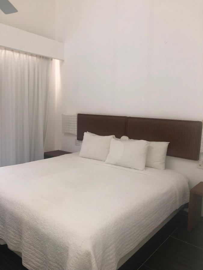 Vista Mare Spectacular Ocean View Floor 1-bedroom Condo, *