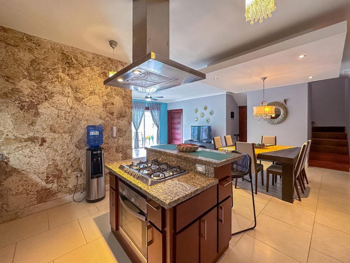 Beautiful 2 Bedroom With Bbq Apartment *