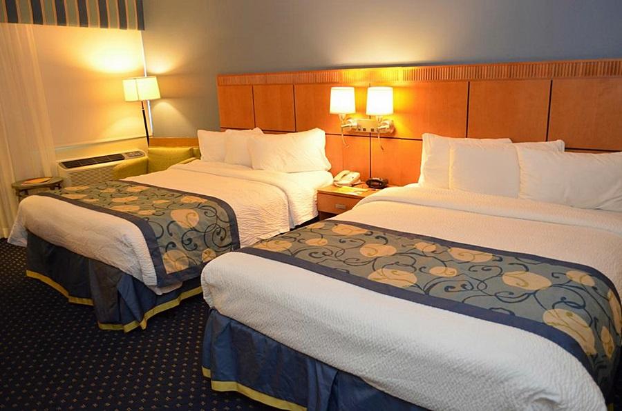 Courtyard 3*