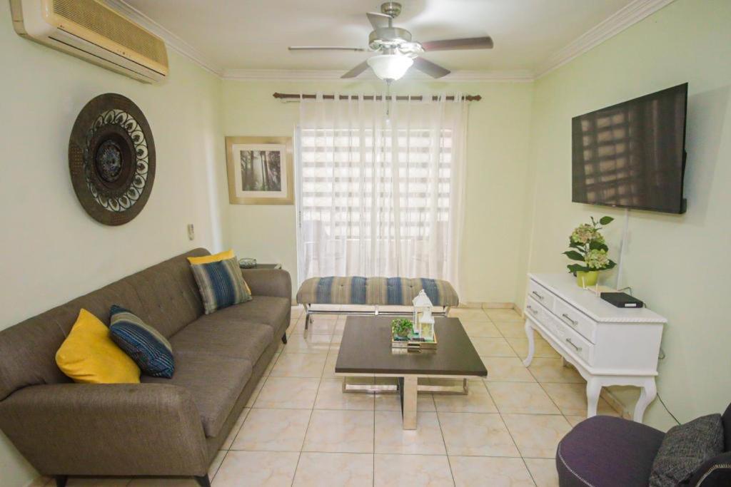 Torre Katherine Marie Ii Santo Domingo