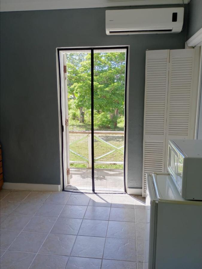 Surfers Manor 3* Gregory Town