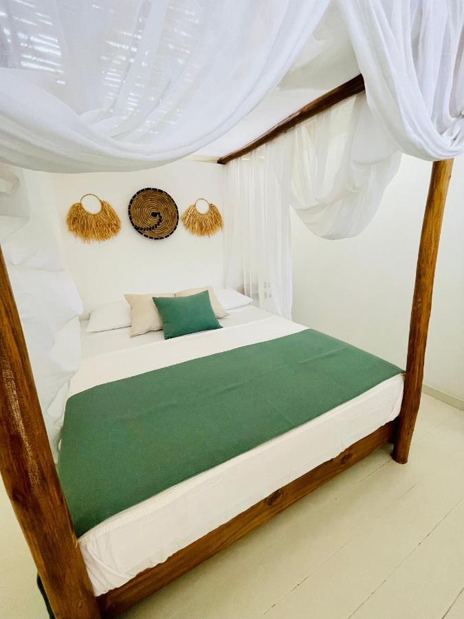 Leeloo Boutique 3*