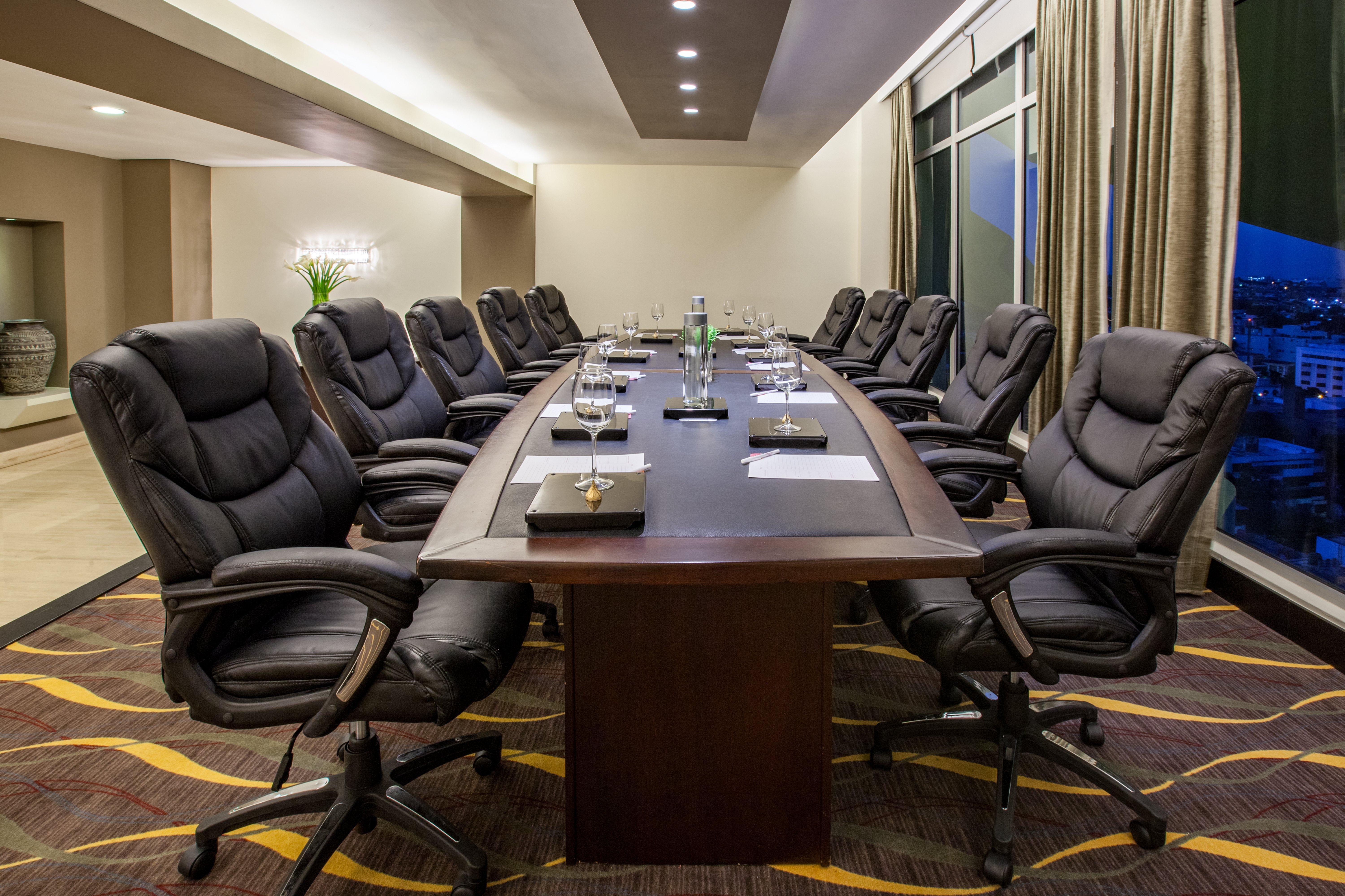 Crowne Plaza By Ihg 5*