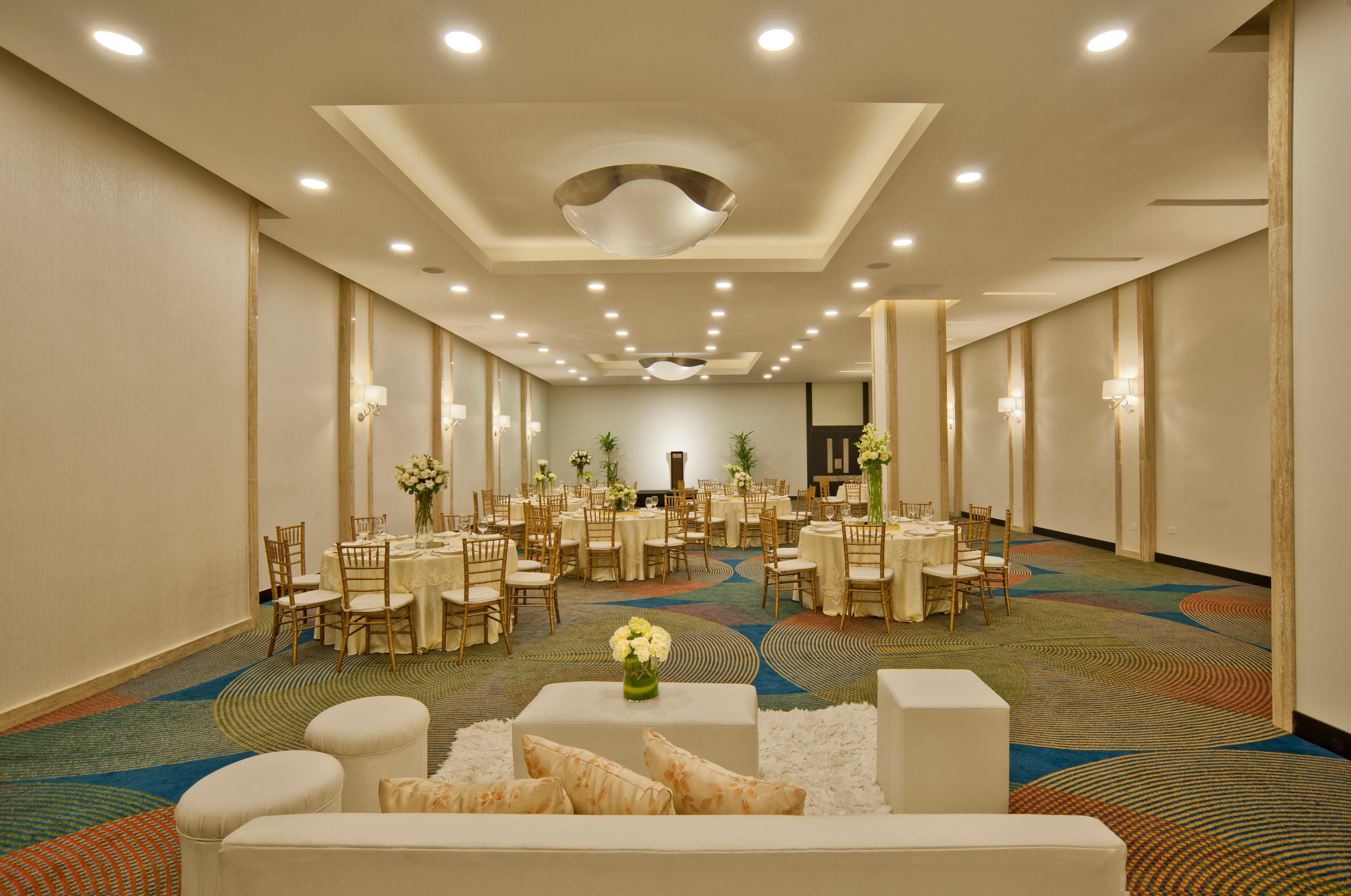 Crowne Plaza By Ihg 5*