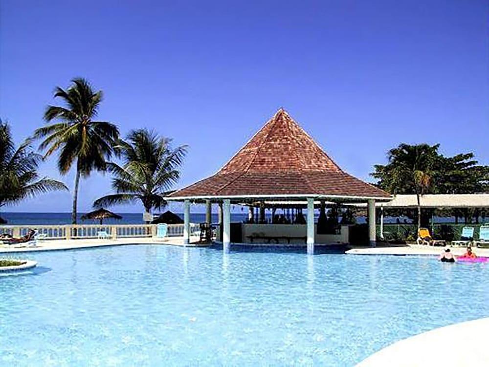 Starfish Tobago 3* Black Rock