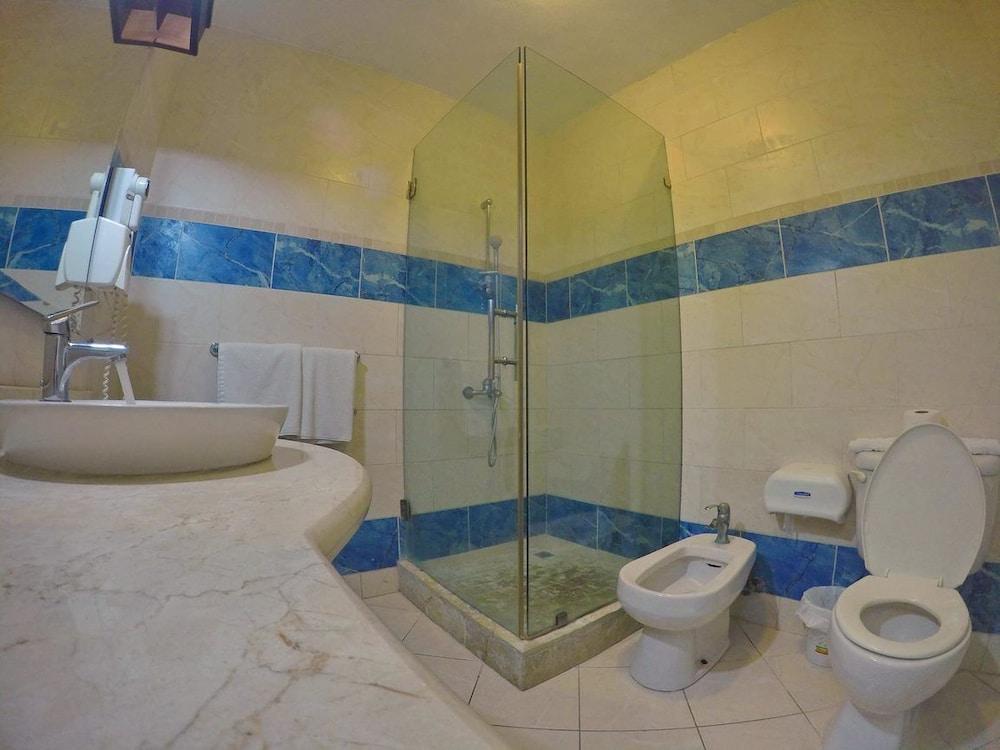 New Garden Hotel 4*