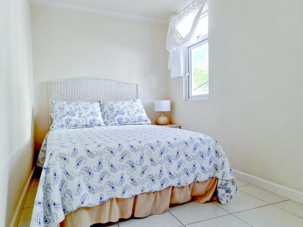 Beautiful Seaside 2br Apartment Christ Church