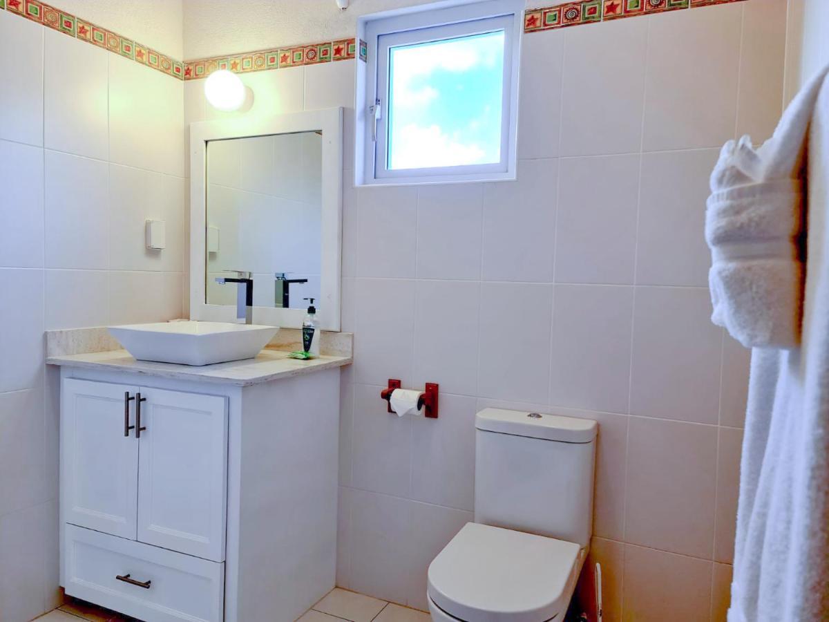 Apartment Beautiful Seaside 2br Christ Church