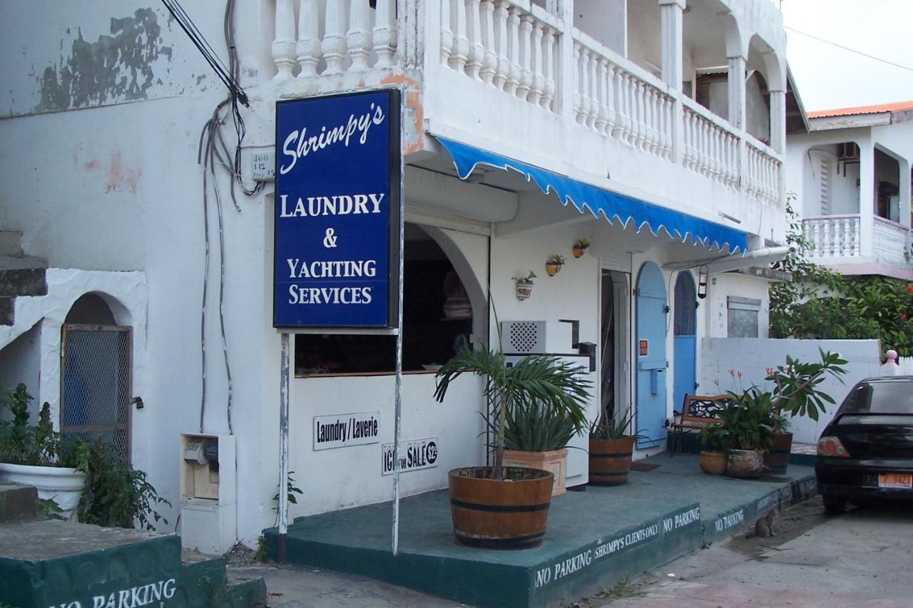 Shrimpy's Waterfront And Crew Quarters
