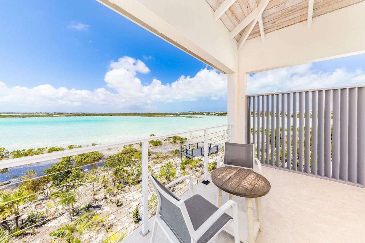 New Tropical Waterfront Cooper Jack Bay Villa