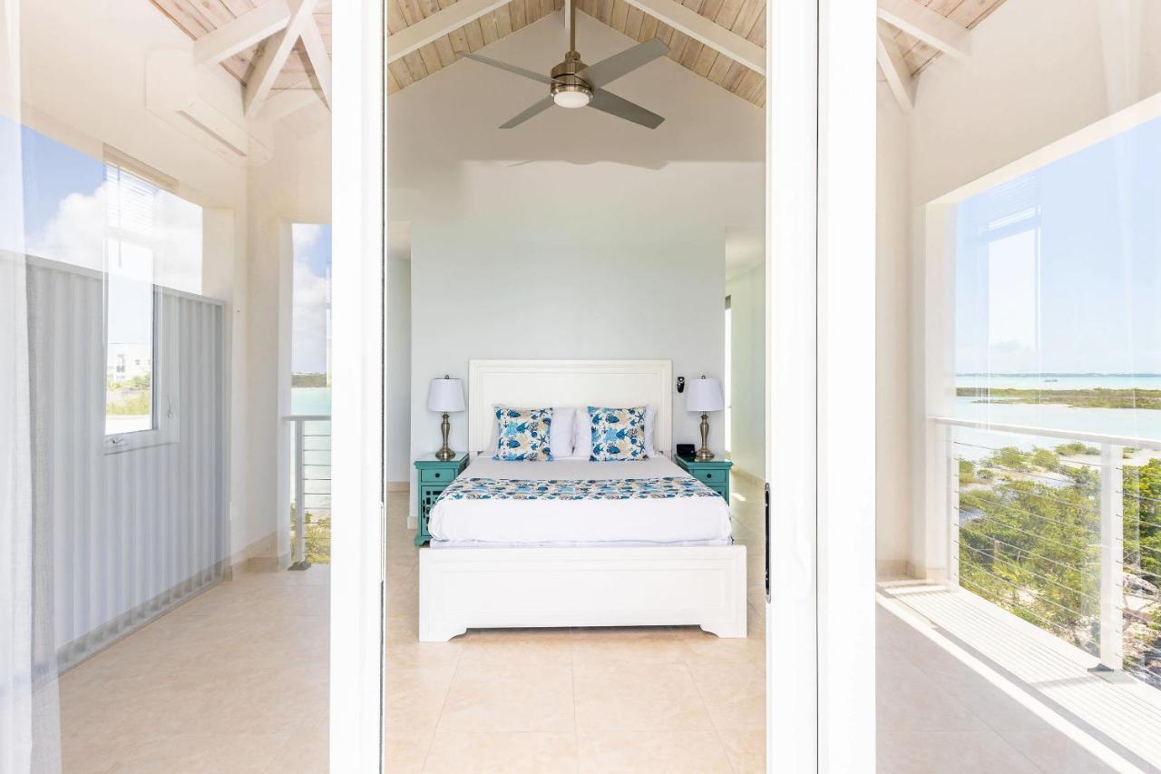 Villa New Tropical Waterfront Cooper Jack Bay Five Cays Settlement