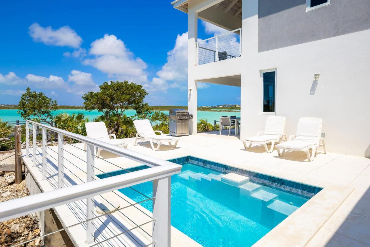 New Tropical Waterfront Cooper Jack Bay Villa *