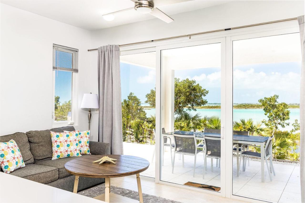 Villa New Tropical Waterfront Cooper Jack Bay