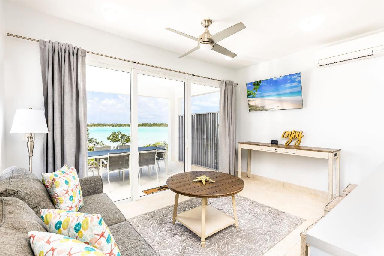 Villa New Tropical Waterfront Cooper Jack Bay *
