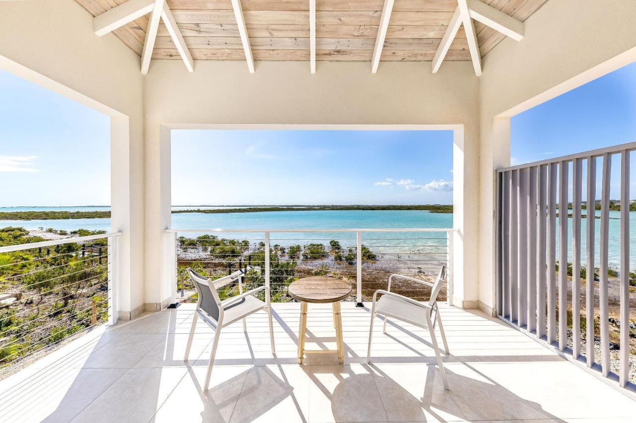 Villa New Tropical Waterfront Cooper Jack Bay *