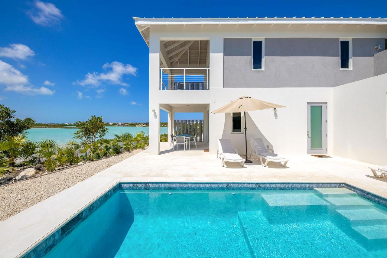 New Tropical Waterfront Cooper Jack Bay Villa