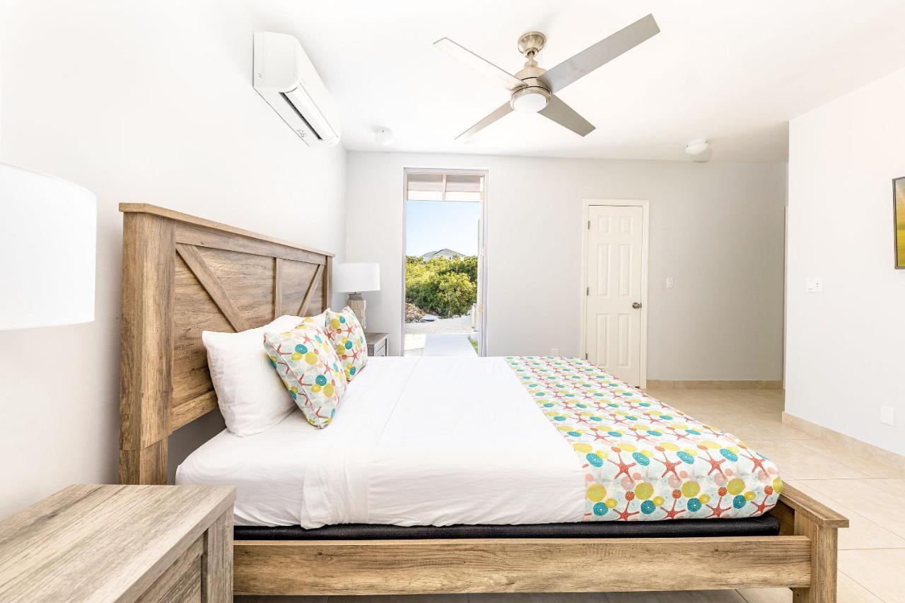 Villa New Tropical Waterfront Cooper Jack Bay Five Cays Settlement