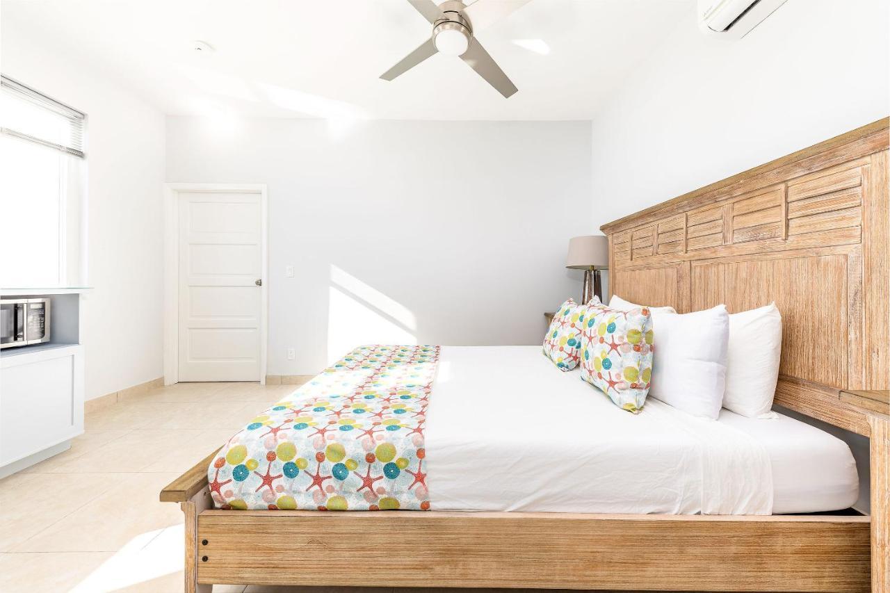 Villa New Tropical Waterfront Cooper Jack Bay
