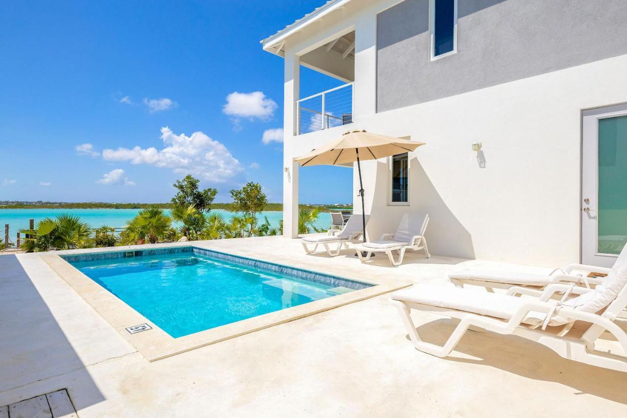 New Tropical Waterfront Cooper Jack Bay Villa