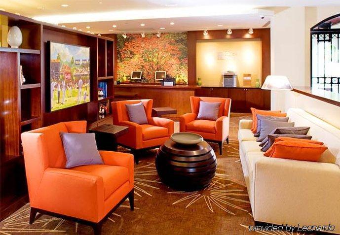 Courtyard By Marriott Hotel