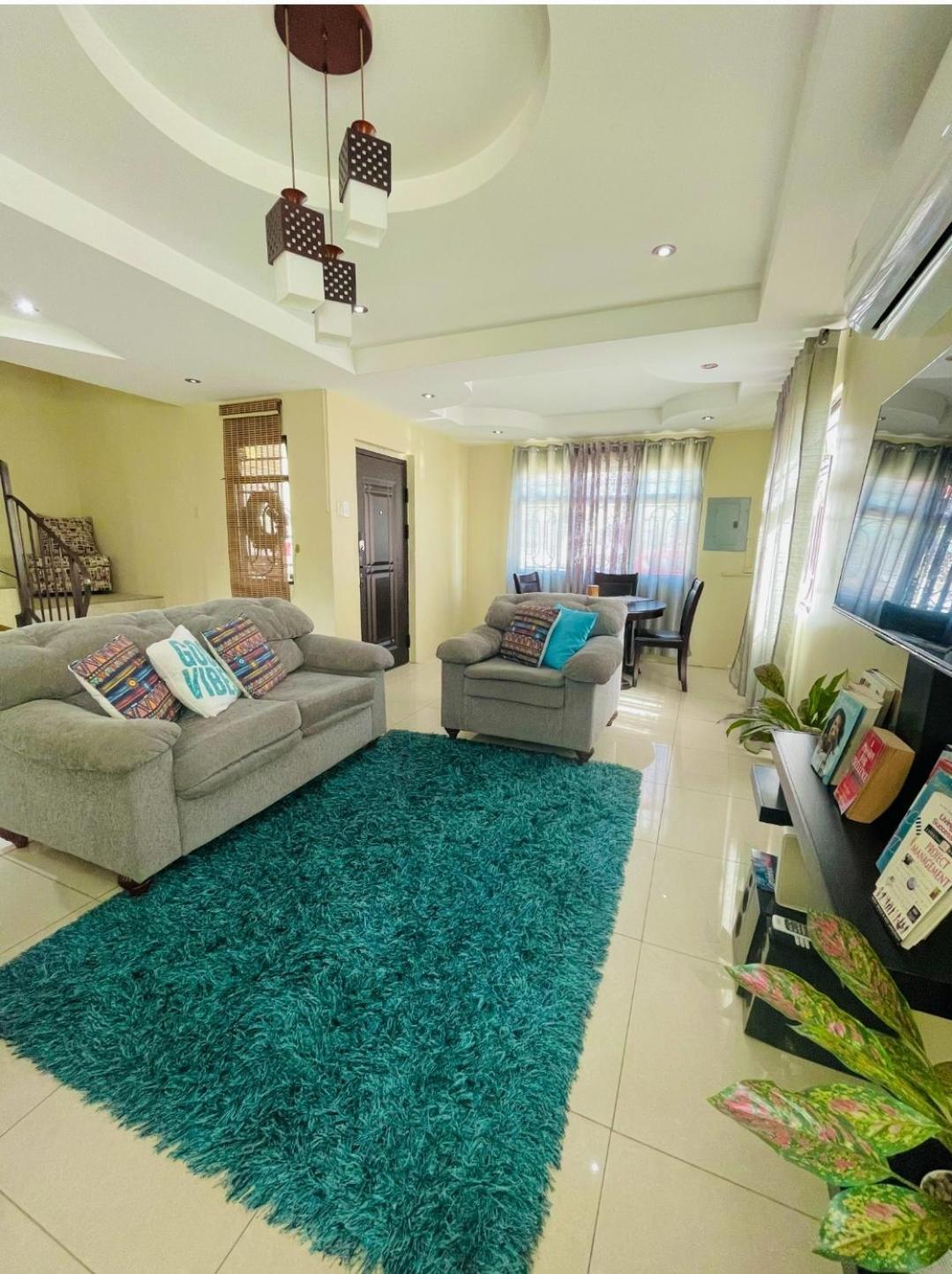 Travelholics Getaways Villa Piarco