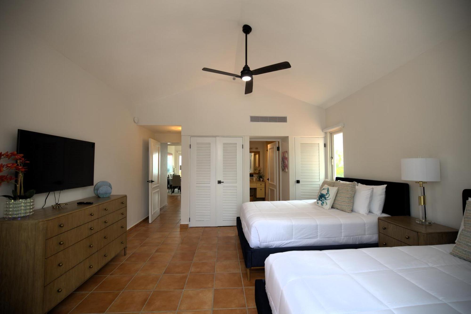 Luxury 3 Bedroom At El Conquistador Apartment *