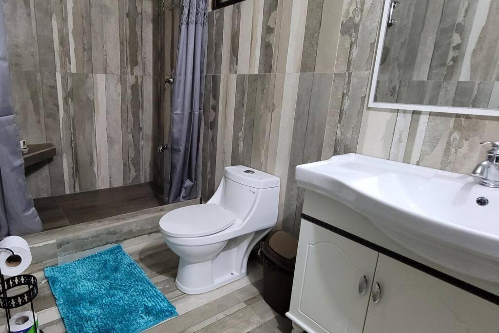 Travelholics Getaways Villa Piarco