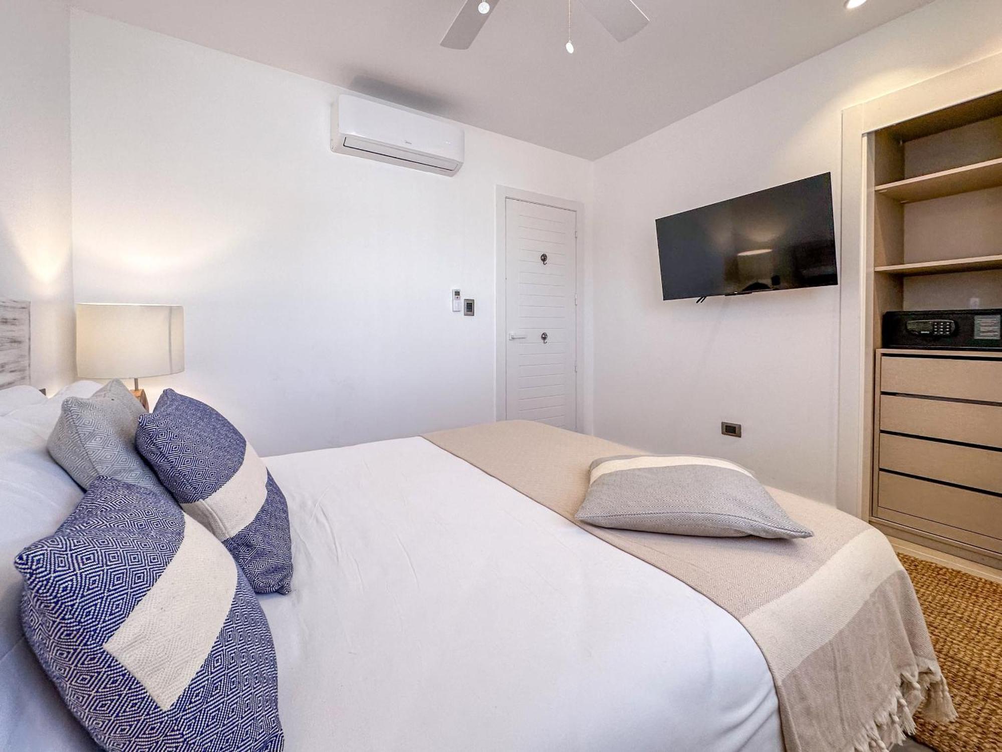 Apartment Fantastic New Penthouse W Rooftop Picuzzi