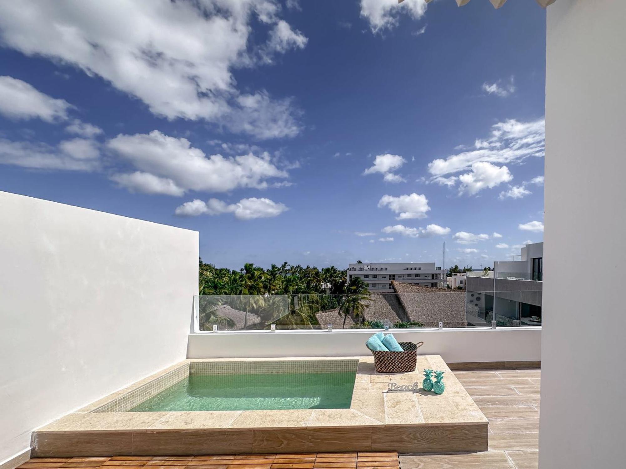 Apartment Fantastic New Penthouse W Rooftop Picuzzi