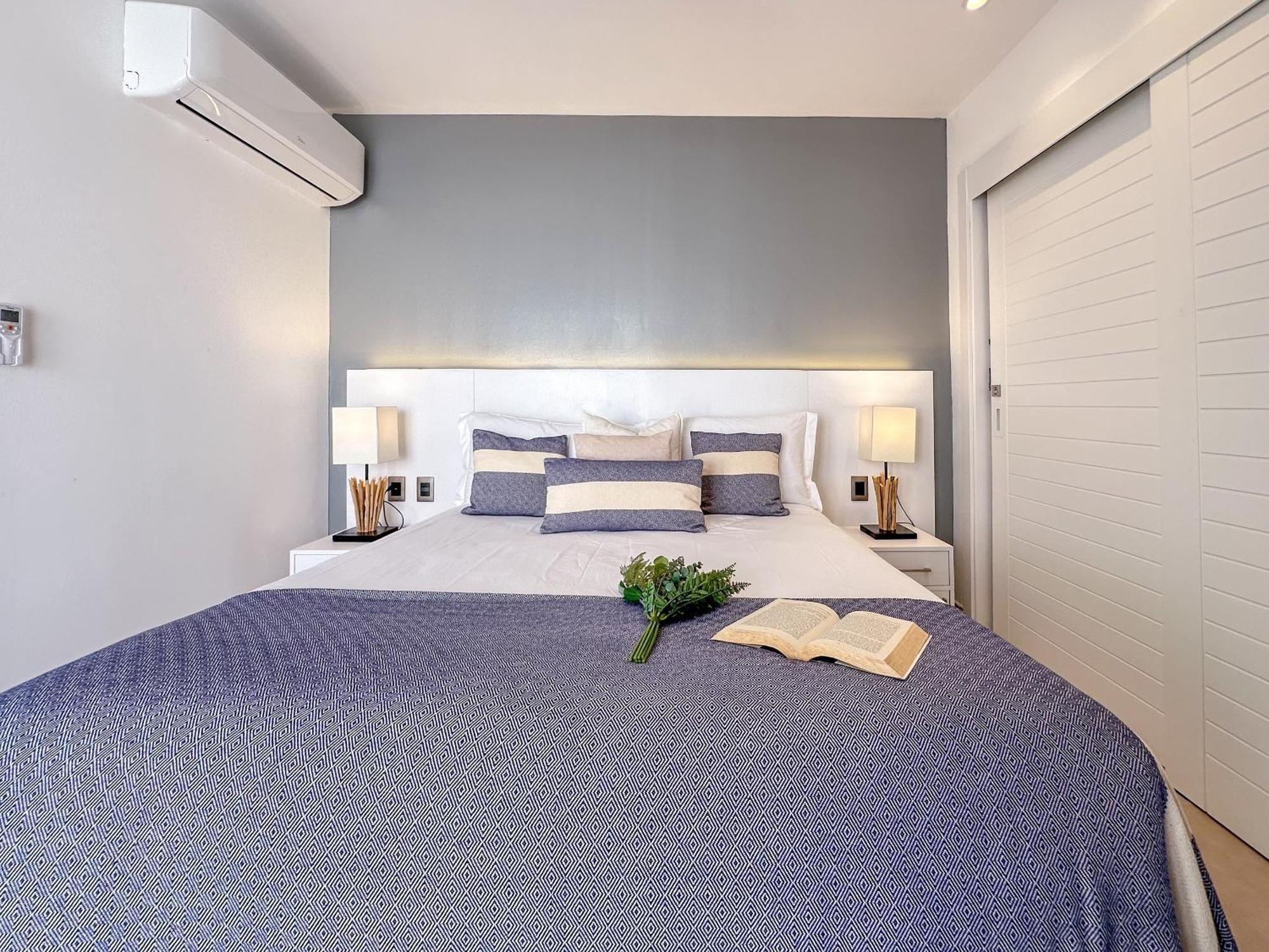 Fantastic New Penthouse W Rooftop Picuzzi Apartment *