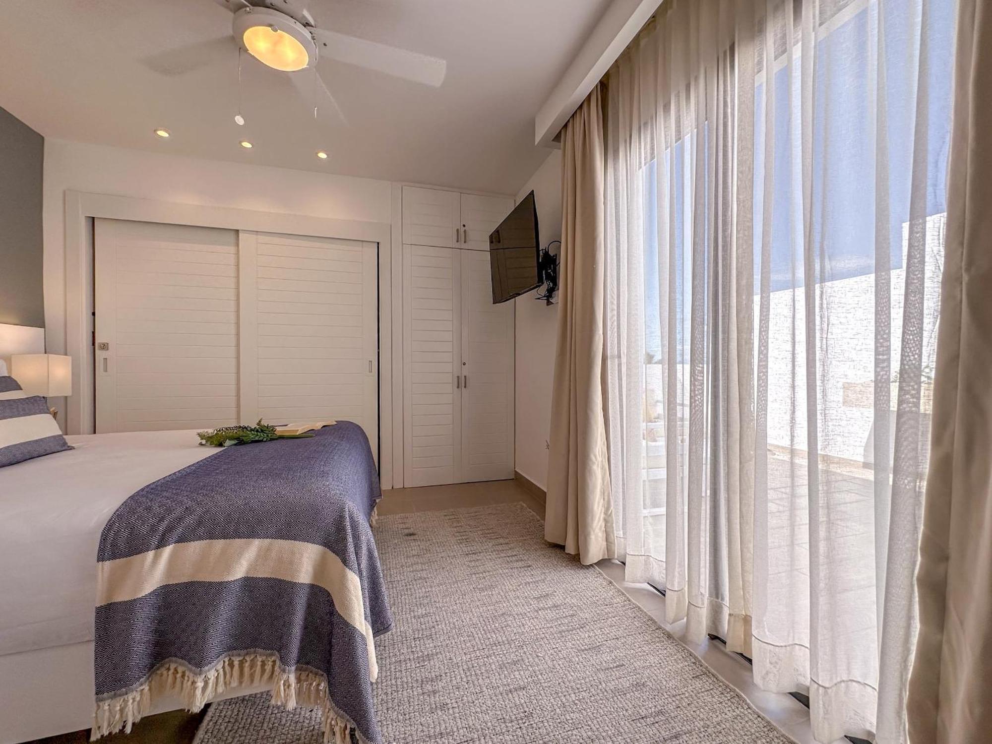Apartment Fantastic New Penthouse W Rooftop Picuzzi *