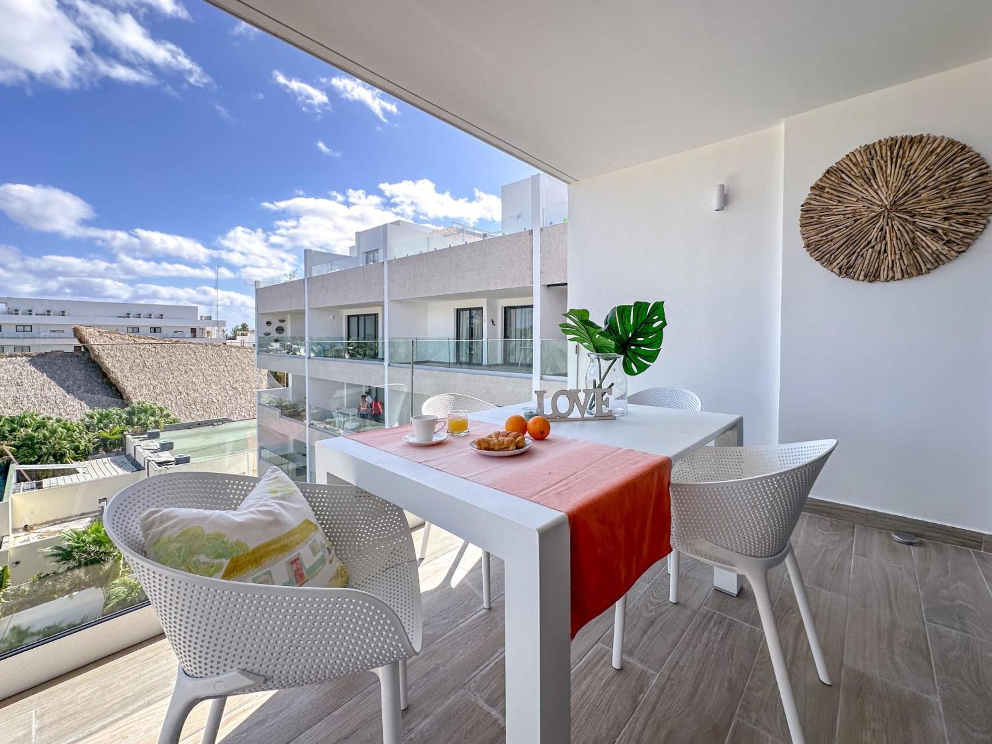 Fantastic New Penthouse W Rooftop Picuzzi Apartment *