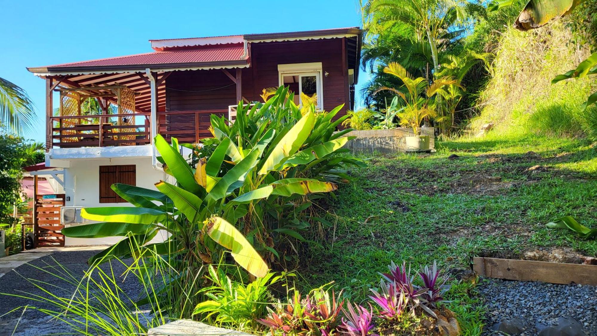 Holiday home Mielecajou, Entre Et Montagne Deshaies