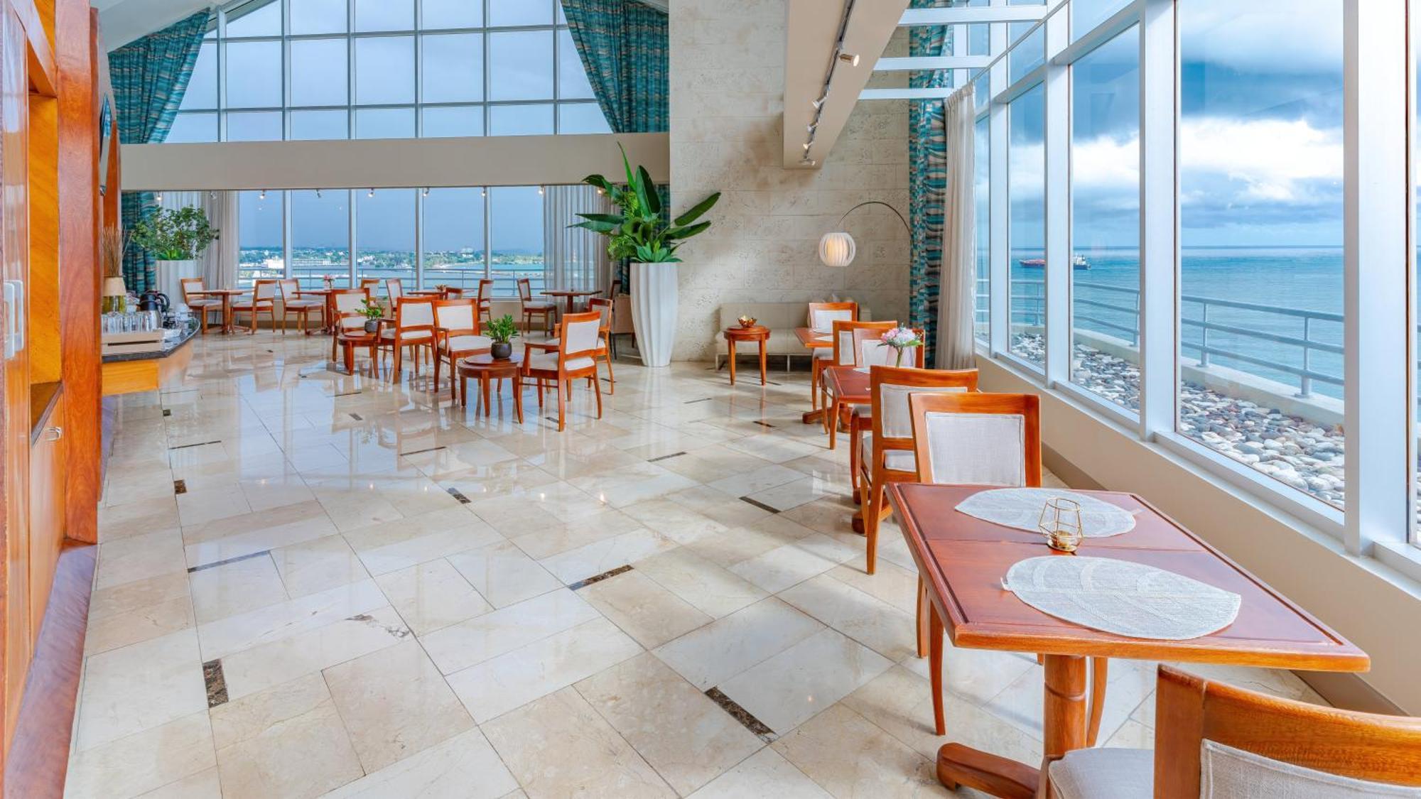 Crowne Plaza By Ihg 5*