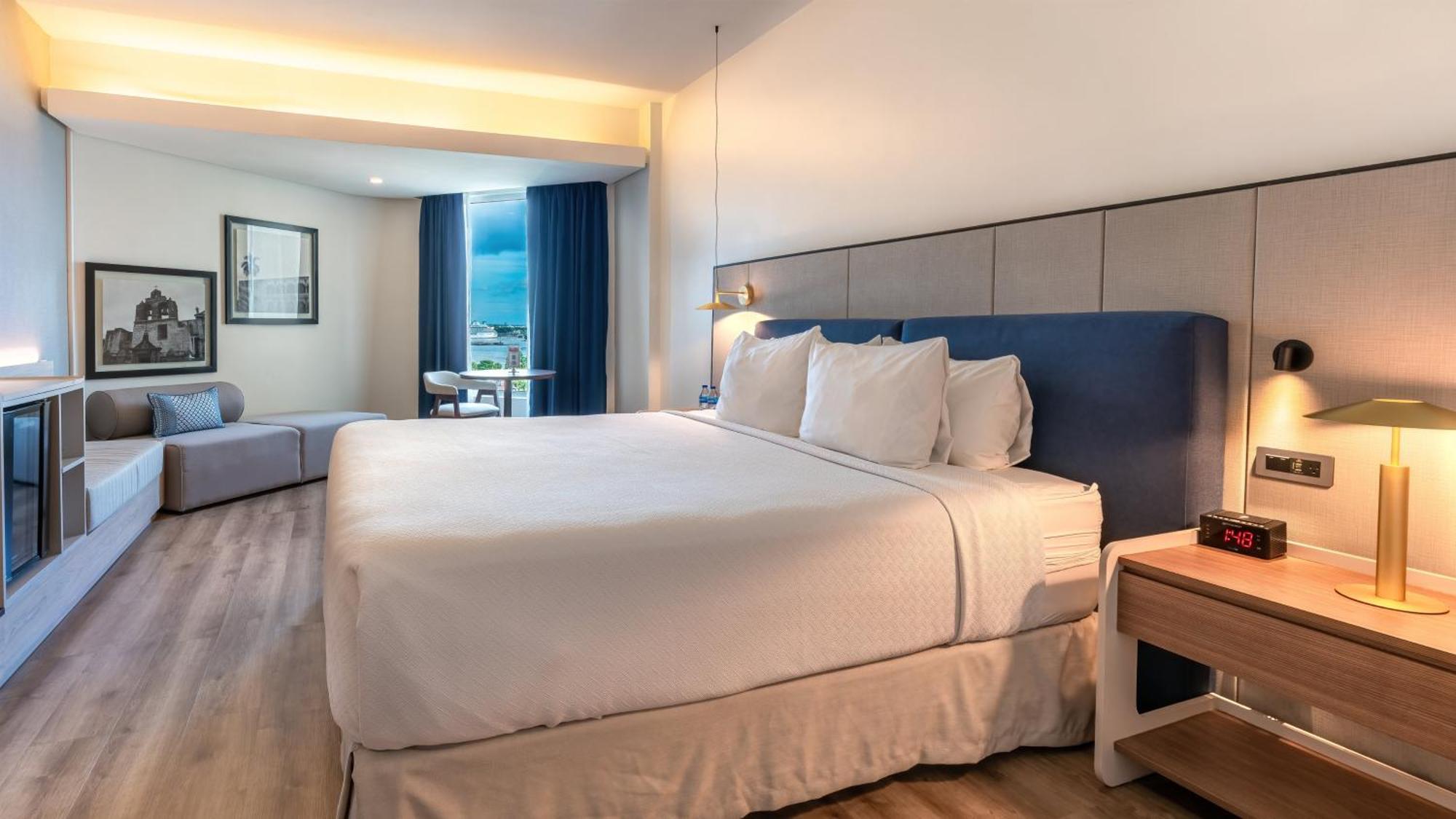 Crowne Plaza By Ihg