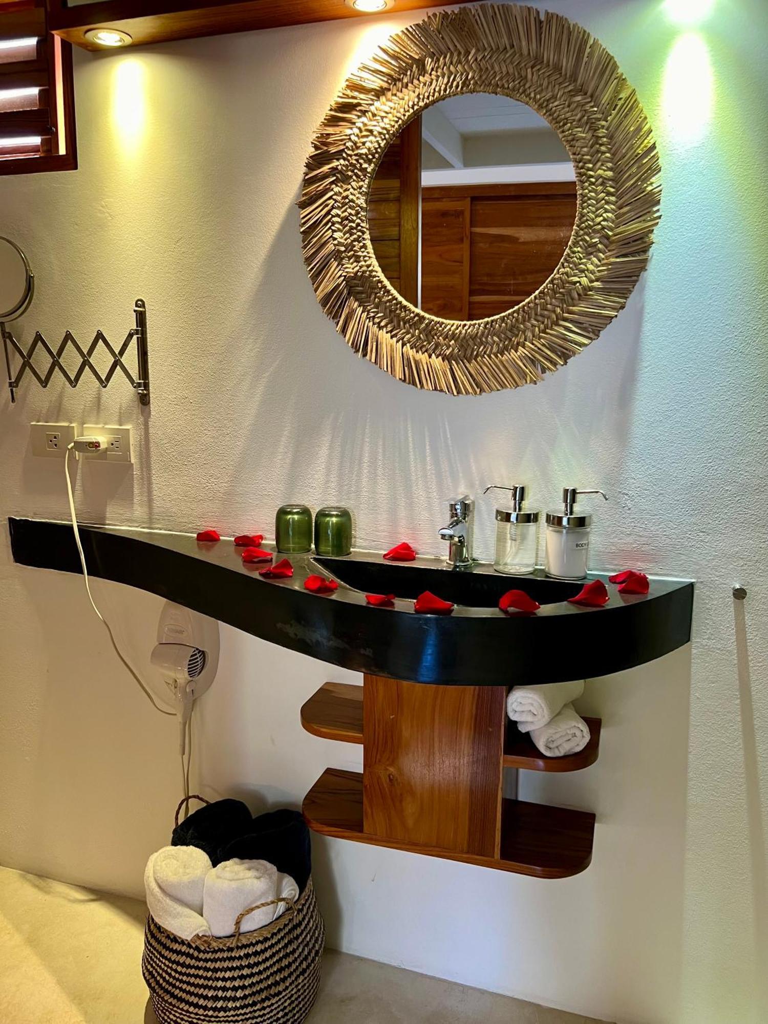 Leeloo Boutique Hotel 3*