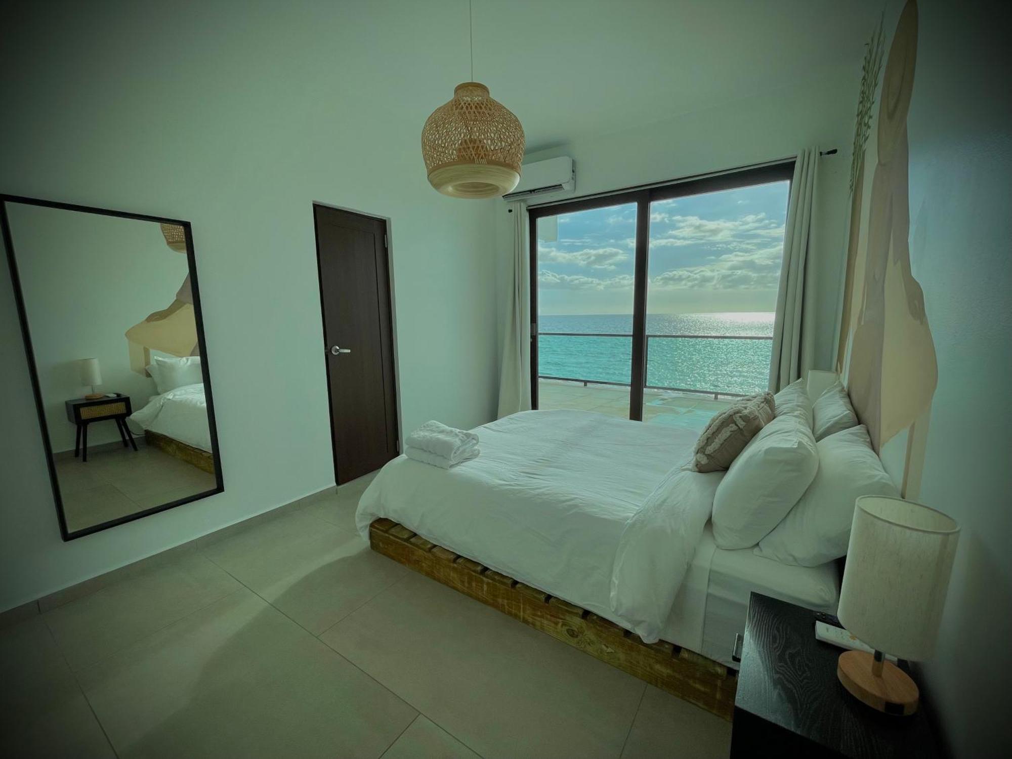 Guest house 1 Corcega Beachfront