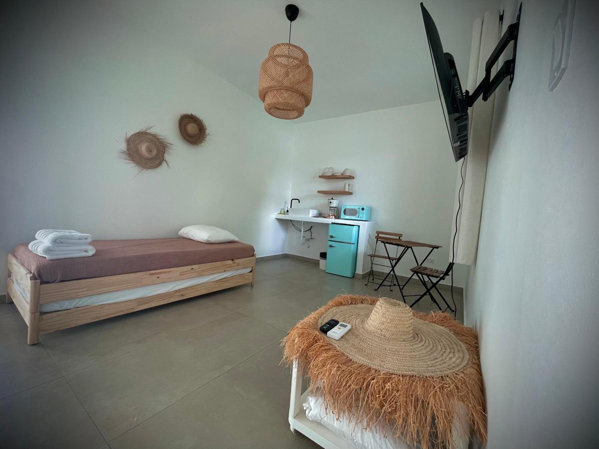 1 Corcega Beachfront *