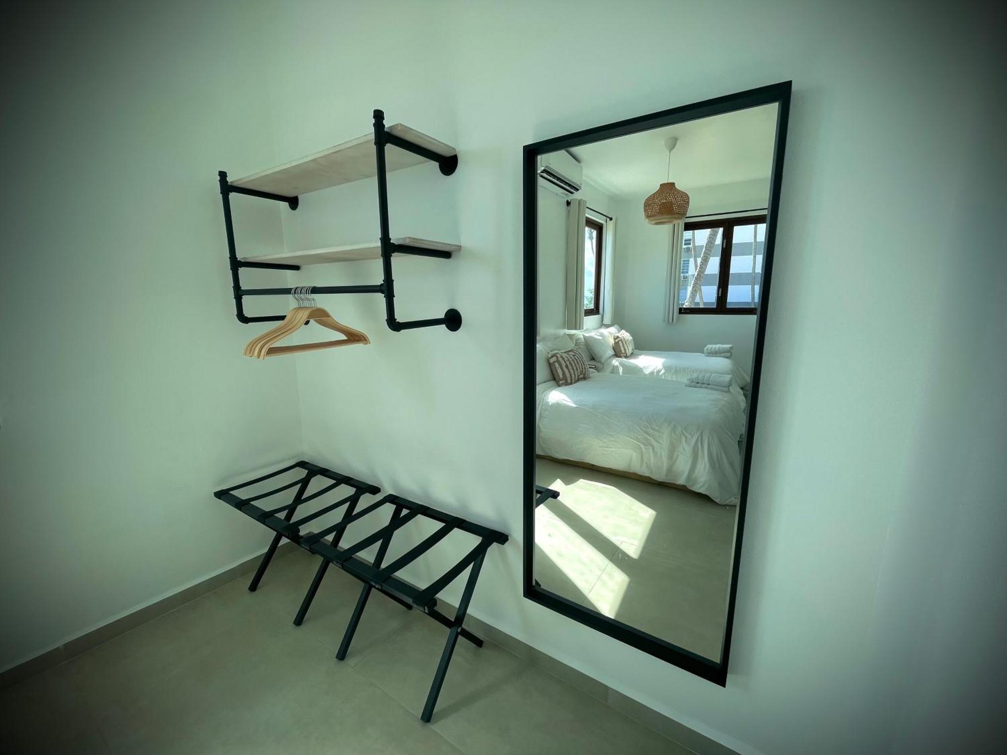1 Corcega Beachfront Guest house